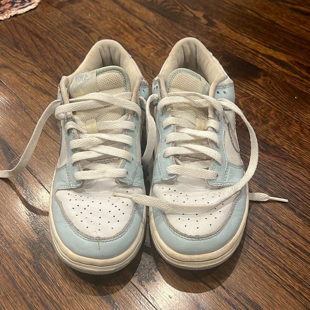 Vintage 2003 Nike Dunk Low Tops women’s Sz. 7.5 Glacier Blue/ White.